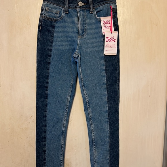 NWT Justice Denim Mini Mom Jeans. Medium Wash Soft, Stretchy and Comfy. Size 8 - Picture 2 of 9